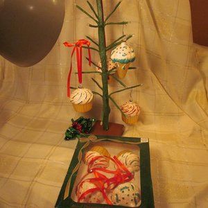 28 Christmas Ornaments - Beautiful 12 box glass balls 2-4 in a box cupcake +8 L.